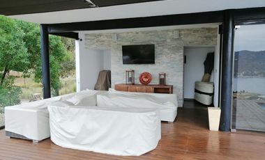 Casa en VENTA… Valle de Bravo Carr. Toluca–Valle de Bravo Km 68, La Granja