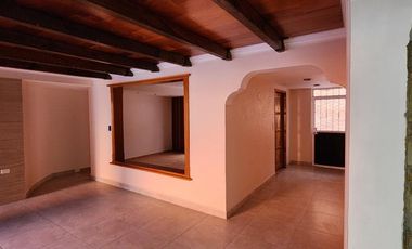 Casa Céntrica de 3 Pisos, Colonia Real de Minas, Pachuca, Hidalgo.