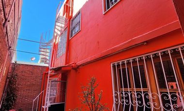 Casa Céntrica de 3 Pisos, Colonia Real de Minas, Pachuca, Hidalgo.