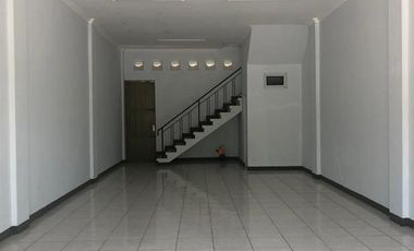 Shophouses in Pangandaran near public facilities can see the sunset and sunrise in this one location