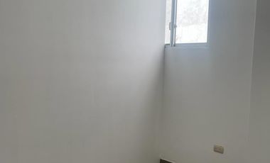 Santa Elena, Se Renta Edificio de 4 departamentos y 2 locales