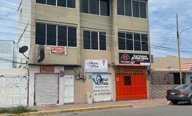 Santa Elena, Se Renta Edificio de 4 departamentos y 2 locales
