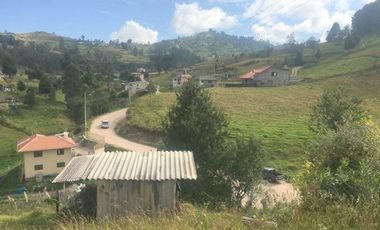 Terreno en venta 4.250m2 entre Zhucay y Tarqui, sur de Cuenca $47.000dlrs.