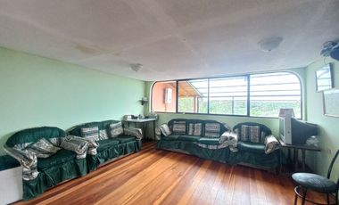 QUINTA CON PISCINA EN VENTA, DE UNA HECTAREA DE TERRENO, Sector: Guarangos Grande, Azogues