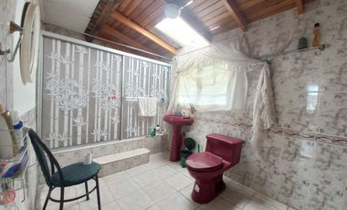 QUINTA CON PISCINA EN VENTA, DE UNA HECTAREA DE TERRENO, Sector: Guarangos Grande, Azogues