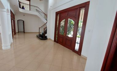 Samborondón, Vendo Hermosa Casa de Grandes Dimensiones 4 Dorm con Piscina