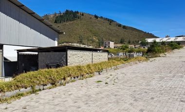 VENTA PROPIEDAD INDUSTRIAL NORTE DE QUITO CON 3 HECTAREAS DE TERRENO