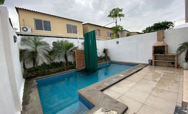 Alquilo cómoda casa en Villa Club