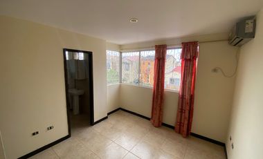 Alquilo cómoda casa en Villa Club