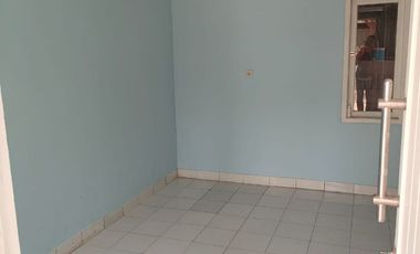 Rumah Minimalis Dalam Komplek Dekat Jalan Raya Jakarta-Bogor