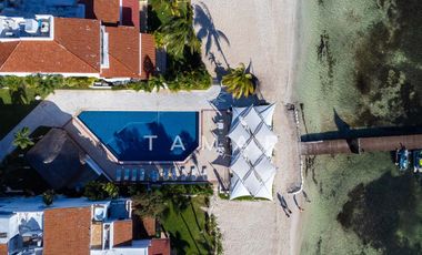 Casa en Venta de Lujo Frente a la Playa en la Zona Hotelera de Cancun