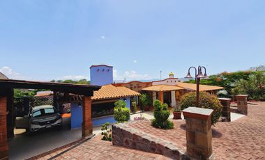 Enorme CASA SOFÍA. Se renta por noche con alberca calefacción enorme jardín vistas panorámicas para FIN DE SEMANA en FRACC RANCHO SAN DIEGO EN IXTAPAN