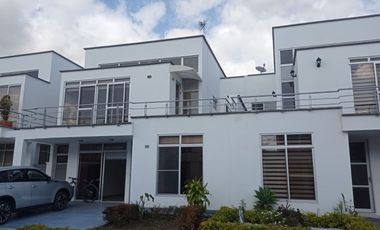 VENTA CASA EN FUSAGASUGÁ. Hermosa Casa en Conjunto Cerrado.