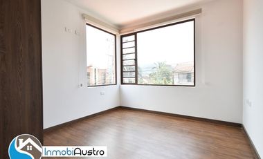 Venta de Casa Moderna Av Paseo de los Cañaris