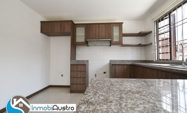 Venta de Casa Moderna Av Paseo de los Cañaris
