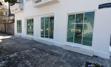 Oficinas de 50 m² y 80 m² en planta baja con vista a la calle en Col. Flores Magon