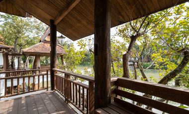 Lakefront 3 Bedroom Lanna Style House in Lamphun