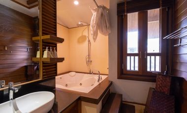 Lakefront 3 Bedroom Lanna Style House in Lamphun