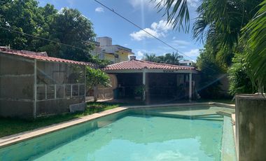 Excelente casa amplia con jardines y alberca