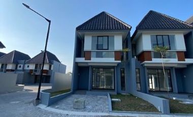 Luxury House with Private Pool in Jogja