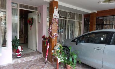 Vendo amplia casa de 2 piso 6 alcobas, quinta granada