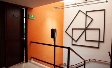 Oficina en renta en Echagaray, moderna e iluminada