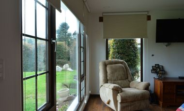 Lujosa Casa de 4 Dormitorios con Amplia Area Verde en Exclusiva Urbanización El Álamo