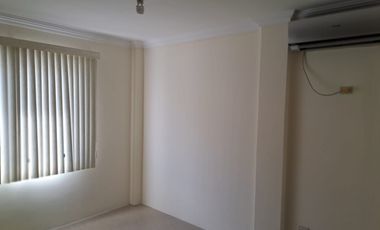 Via la Costa, Renta de Linda Casa de 4 dormitorios sin muebles