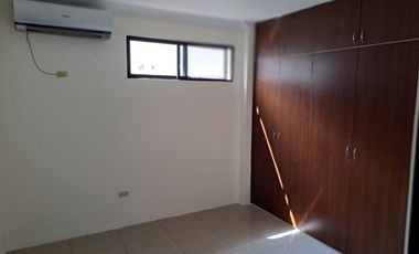 Via la Costa, Renta de Linda Casa de 4 dormitorios sin muebles