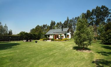 FINCA EN VENTA  LOS PINOS POLO CLUB MOSQUERA