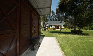 FINCA EN VENTA  LOS PINOS POLO CLUB MOSQUERA