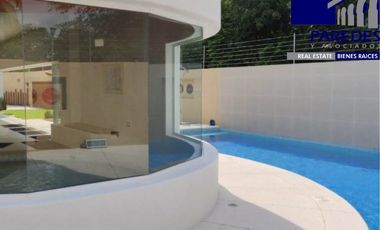 R306 Residencia nueva en Venta 5 recámaras  Ixtapa Campo de Golf