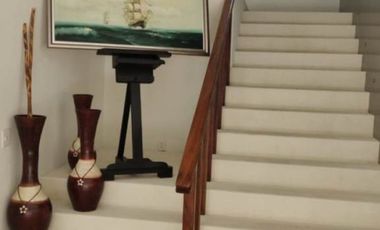 R306 Residencia nueva en Venta 5 recámaras  Ixtapa Campo de Golf