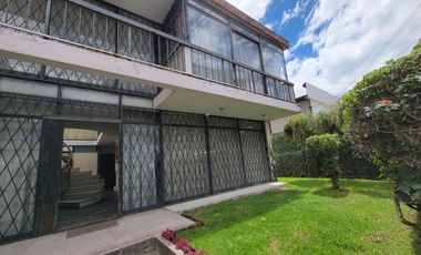 Alquiler de Casa comercial de 516 Metros en el sector Batan bajo, Quito norte