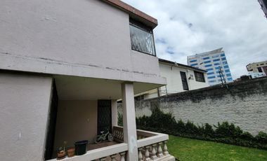 Alquiler de Casa comercial de 516 Metros en el sector Batan bajo, Quito norte