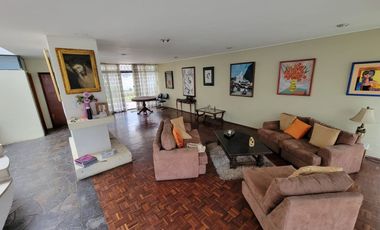 Alquiler de Casa comercial de 516 Metros en el sector Batan bajo, Quito norte