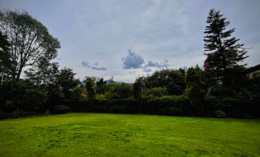 CASA EN VENTA EN LA ZONA CENTRO DE AVANDARO EN VALLE DE BRAVO
