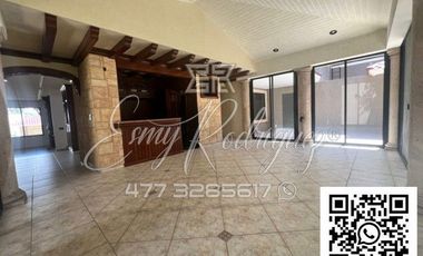 CASA EN VENTA, PRIMERA SECCIÓN DE BALCONES DEL CAMPESTRE, LEÓN, GTO; SUPER PRECIO DE OPORTUNIDAD.