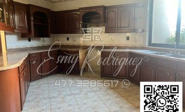 CASA EN VENTA, PRIMERA SECCIÓN DE BALCONES DEL CAMPESTRE, LEÓN, GTO; SUPER PRECIO DE OPORTUNIDAD.