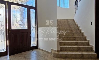 CASA EN VENTA, PRIMERA SECCIÓN DE BALCONES DEL CAMPESTRE, LEÓN, GTO; SUPER PRECIO DE OPORTUNIDAD.