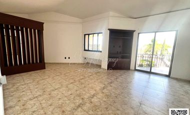 CASA EN VENTA, PRIMERA SECCIÓN DE BALCONES DEL CAMPESTRE, LEÓN, GTO; SUPER PRECIO DE OPORTUNIDAD.