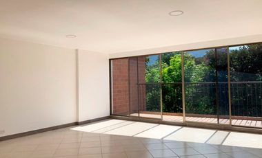 PR17256 Arriendo de apartamento en Loma del Escobero