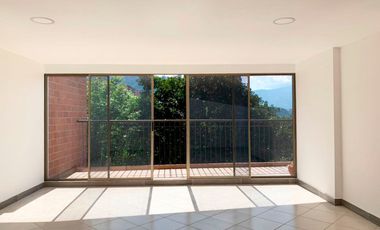 PR17256 Arriendo de apartamento en Loma del Escobero