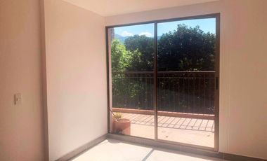 PR17256 Arriendo de apartamento en Loma del Escobero