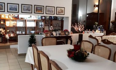 SE VENDE PRECIOSA CASA EN LA COL. LA HERRADURA, CON MUCHO SOL Y PRECIOSAS VISTAS NEGOCIABLE  VISTA, PLAZA FRESCO LA HERRADURA ESPACIOS MUY  AMPLIOS