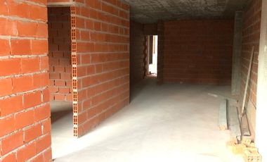 4 Ambientes con 170m² totales, 97 m² cubiertos mas balcón y terraza propia de 67m². Frente Cochera Bonificada! Corazón de Villa Urquiza