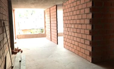 4 Ambientes con 170m² totales, 97 m² cubiertos mas balcón y terraza propia de 67m². Frente Cochera Bonificada! Corazón de Villa Urquiza