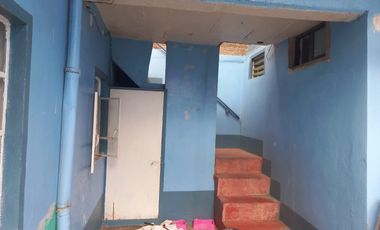 CASA CON 6 DEPARTAMENTOS INDEPENDIENTES, 1 EN OBRA NEGRA CON 90% DE AVANCE EN LA OBRA.
