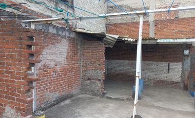 CASA CON 6 DEPARTAMENTOS INDEPENDIENTES, 1 EN OBRA NEGRA CON 90% DE AVANCE EN LA OBRA.