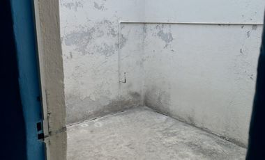 CASA CON 6 DEPARTAMENTOS INDEPENDIENTES, 1 EN OBRA NEGRA CON 90% DE AVANCE EN LA OBRA.